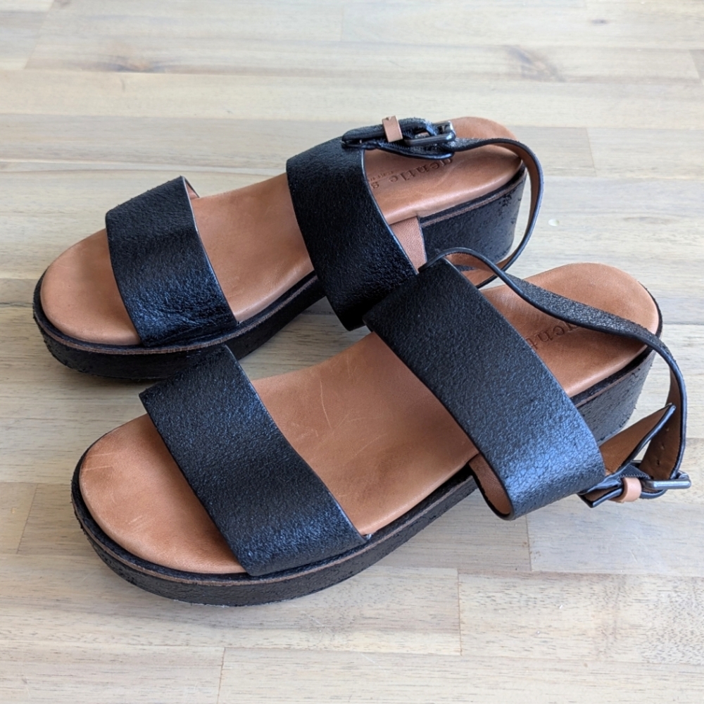 Gentle Souls by Kenneth Cole Talia Sandal (Sz 7)
